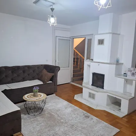Kuca فيلة بودغوريتْسا